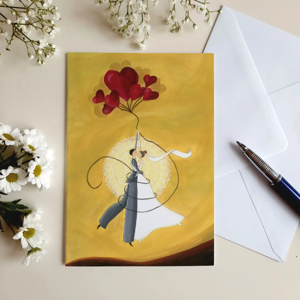 wenskaart voor een huwelijk van een man en vrouw hangend aan hartvormige balonnen